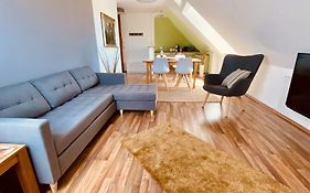CASA REHSE I Modernes Apartment I 24h-Self-Check-in I kostenlos Parken&WLAN I Smart&Kabel-TV I ÖPNV